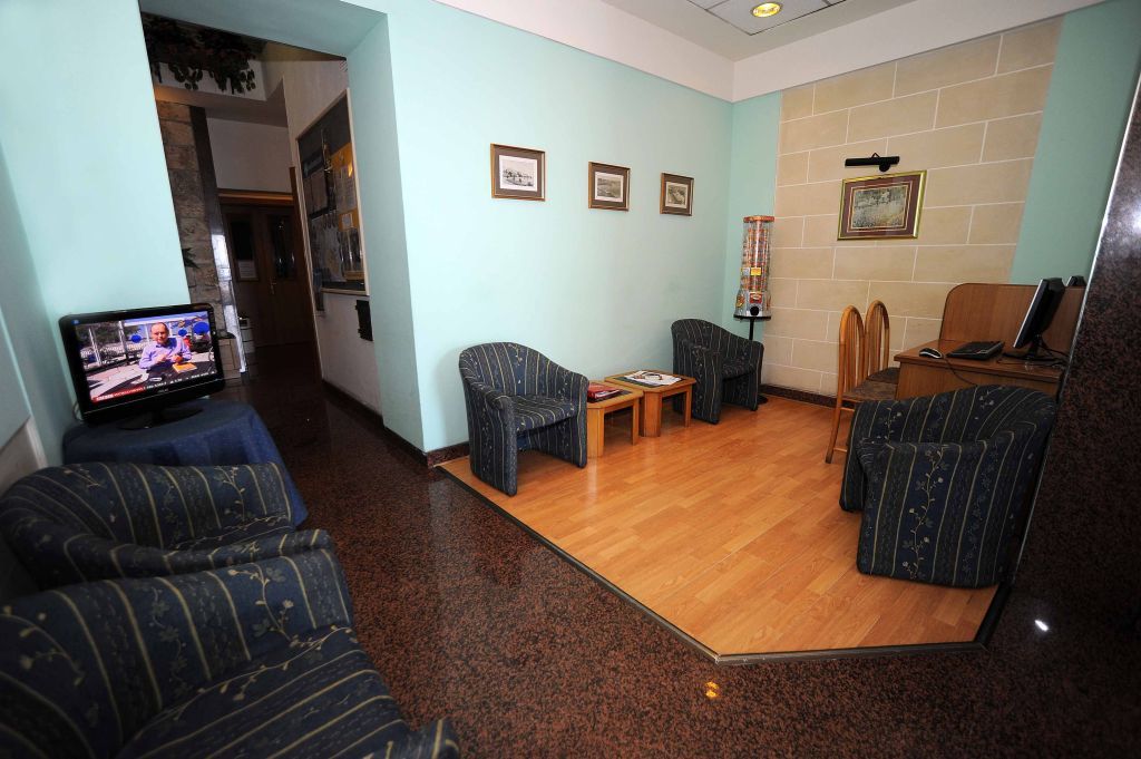 Sliema Chalet Hotel Ngoại thất bức ảnh