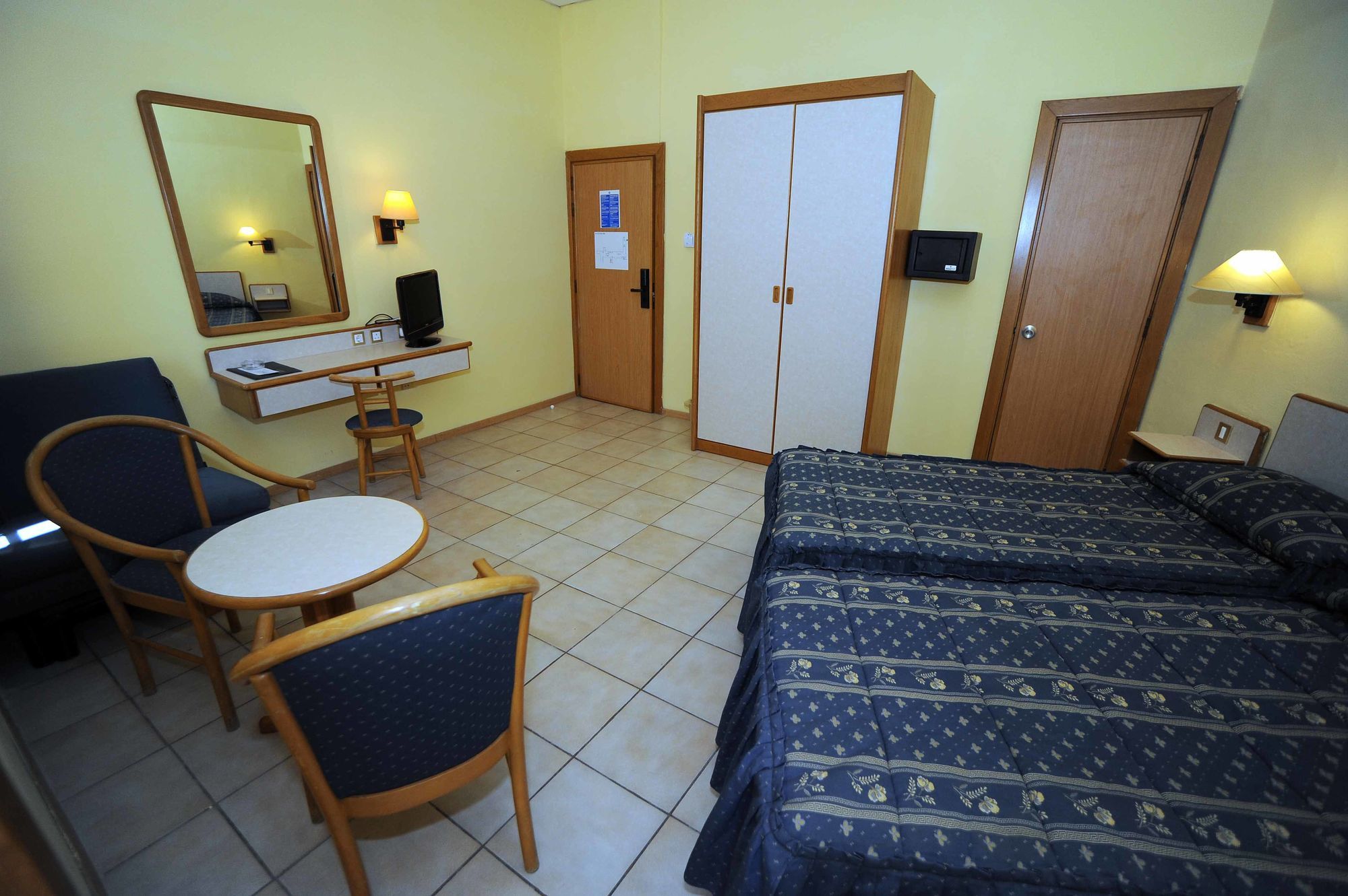 Sliema Chalet Hotel Ngoại thất bức ảnh